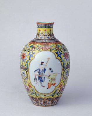 图片[2]-Yellow ground enamel colored baby play pattern bottle-China Archive